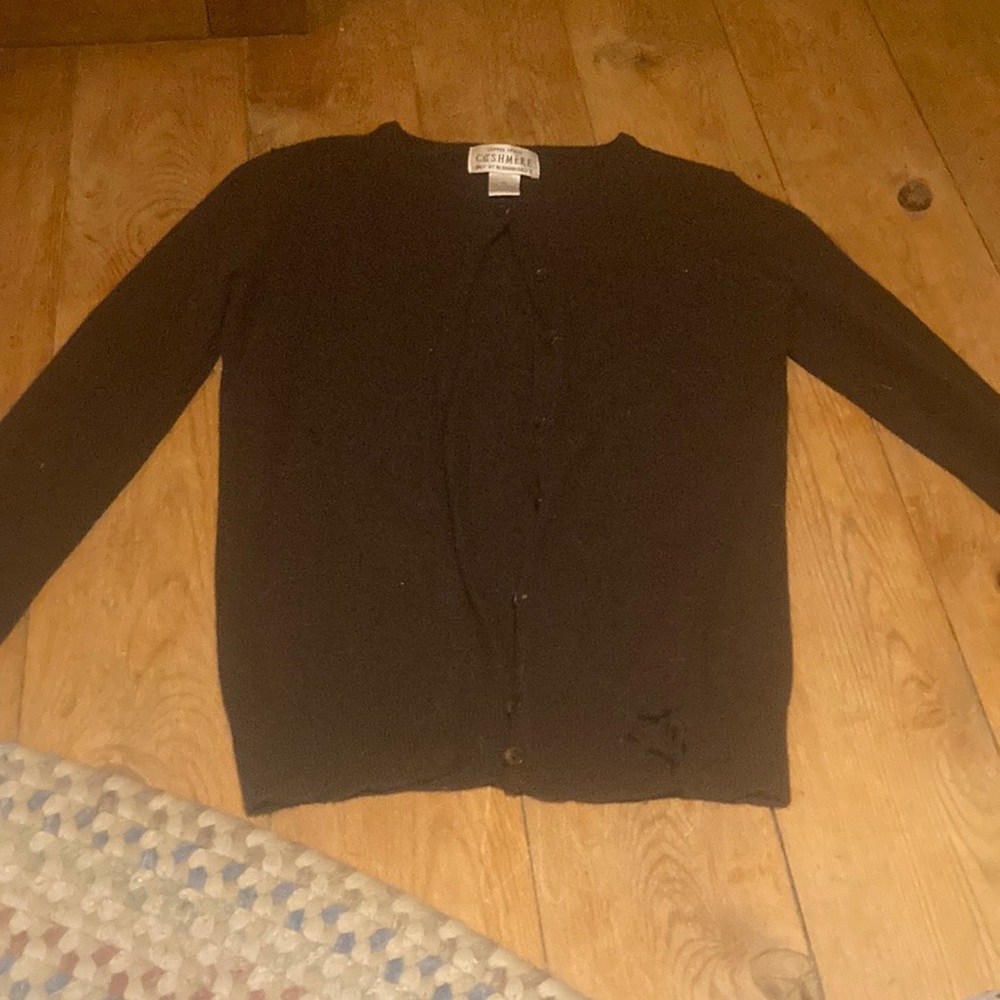 Elegant cashmere sweater